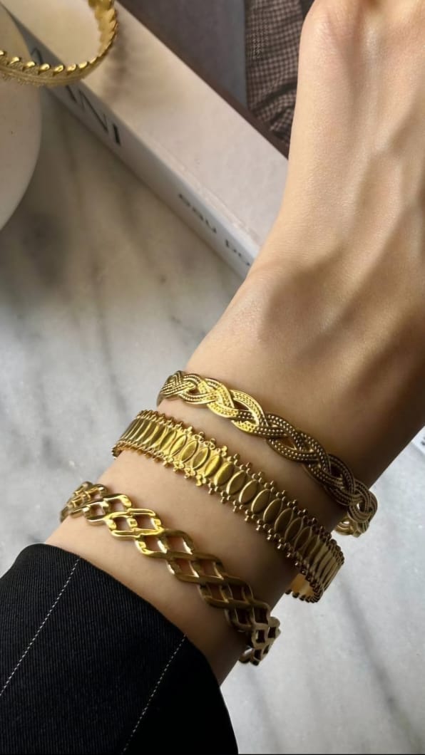 Gold Butterfly Necklace 2